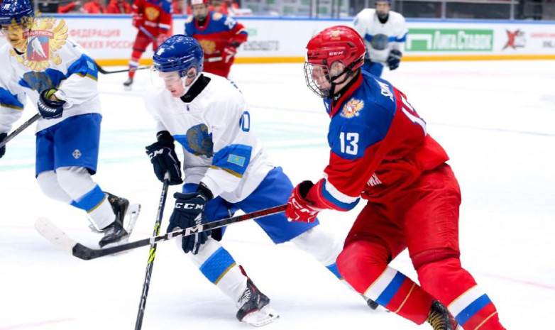Хоккеисты юниорской сборной России подрались с командой Казахстана на Кубке будущего. ВИДЕО