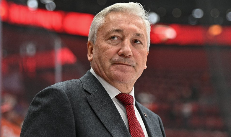 Главный тренер топ-клуба КХЛ объяснил разгромное поражение от «Барыса» 