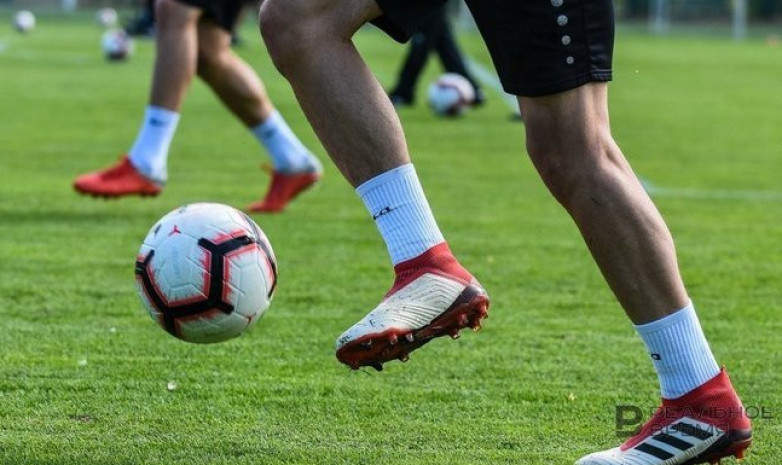 Футболисты сломали судье нос во время матча в Турции