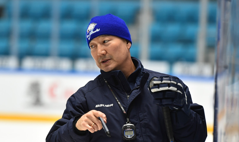 Тренер сборной Казахстана заявил, что для него увольнение из «Барыса» стало неожиданным