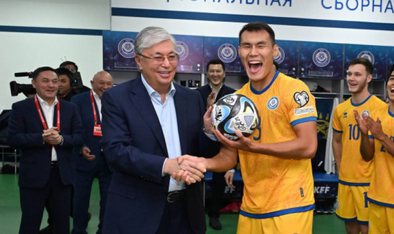 Президент Казахстана забил гол в ворота юного футболиста. ВИДЕО