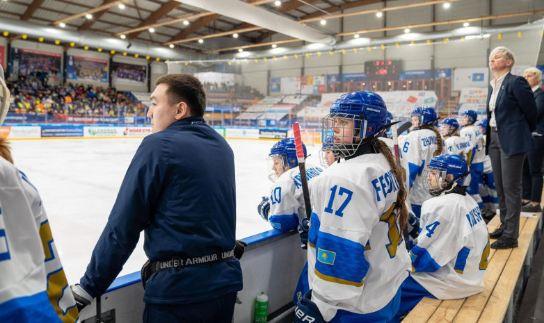 Женская сборная Казахстана (U18) уступила на ЧМ по хоккею