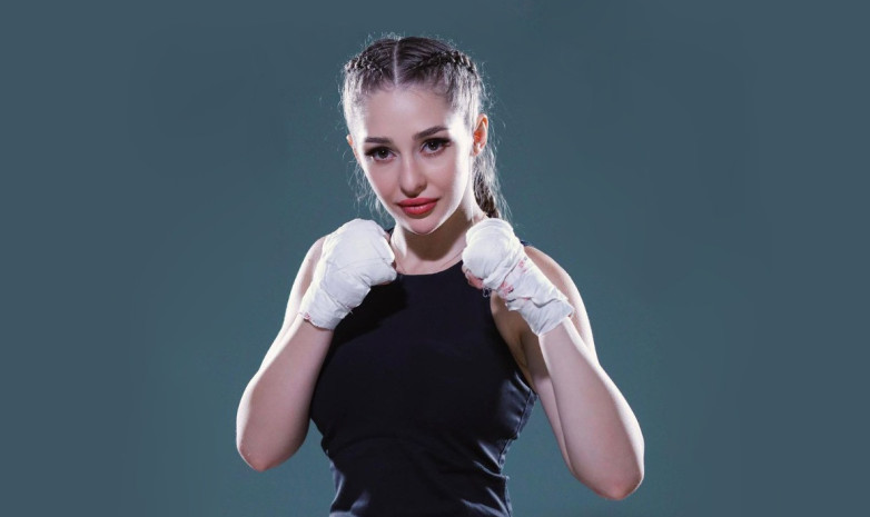 Самая сексуальная боксерша Казахстана проведет бой за титул чемпиона мира