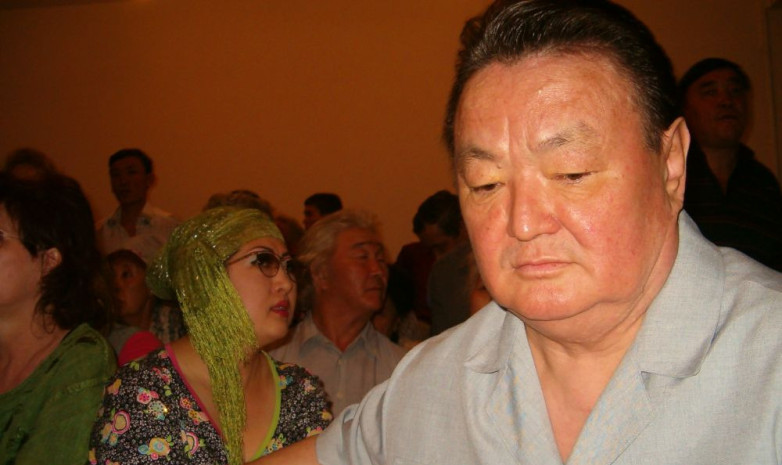 Токаев поручил установить памятник первому президенту казахстанского футбола Заманбеку Нуркадилову