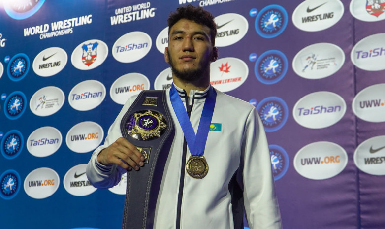 Сенсационному чемпиону мира из Казахстана сделали необычный и дорогой подарок