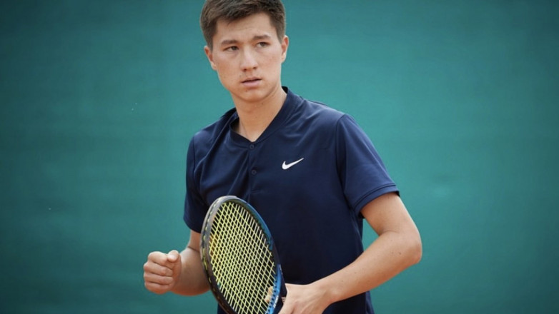Казахстанский теннисист в паре вышел в четвертьфинал турнира в Лилле