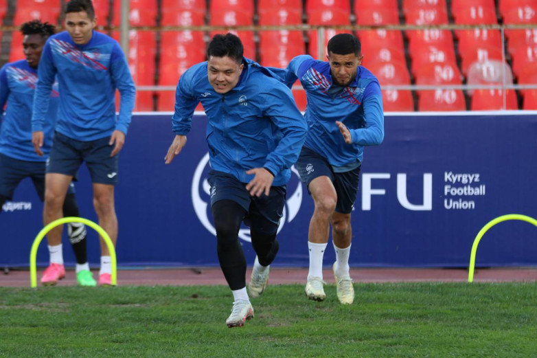 Отбор ЧМ-2026: Тренировка сборной Кыргызстана перед матчем с Китайским Тайбэем. ФОТО
