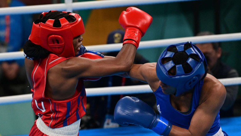 IBA приняла решение отменить защитные шлемы в женском боксе