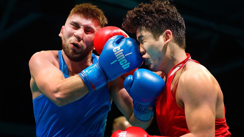 Казахстанский боксер вышел в полуфинал турнира в Литве