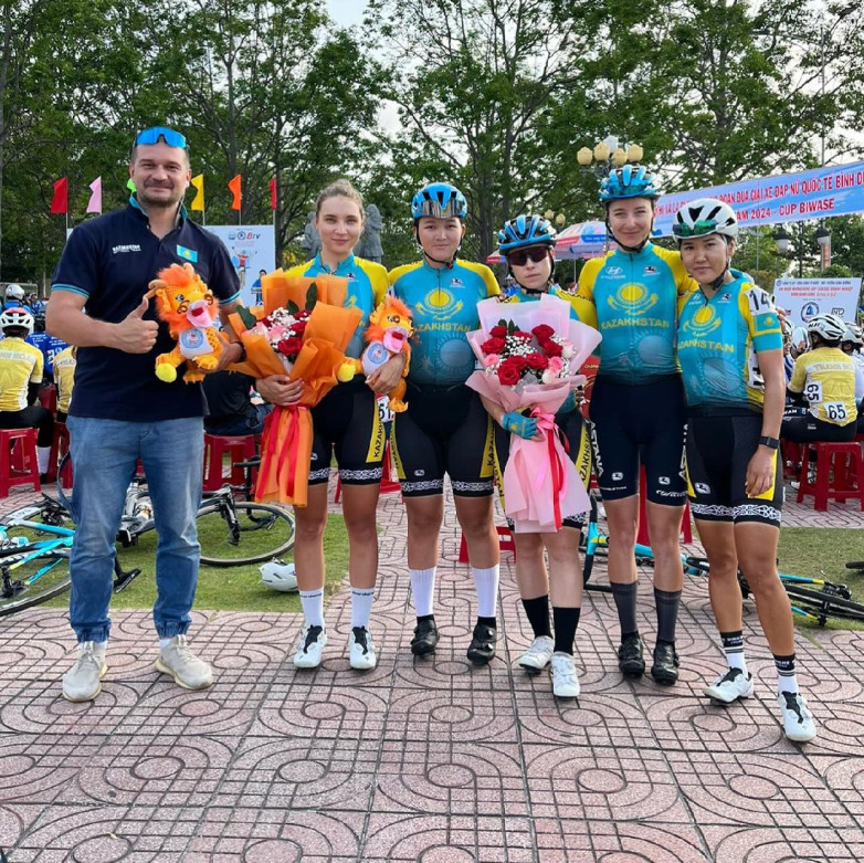 Велосипедистки из Казахстана завоевали 2 медали на турнире во Вьетнаме