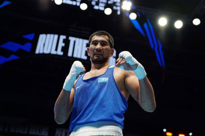 Капитан сборной Казахстана по боксу одержал победу на лицензионном турнире в Италии