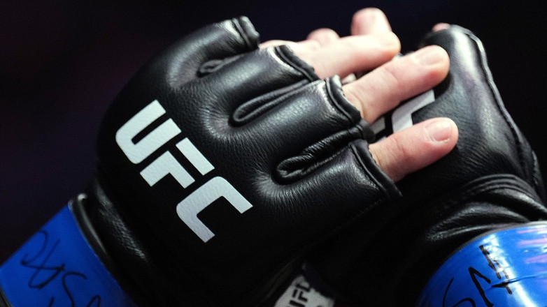 ВИДЕО. Бразильского файтера дисквалифицировали за укус соперника во время боя на турнире UFC