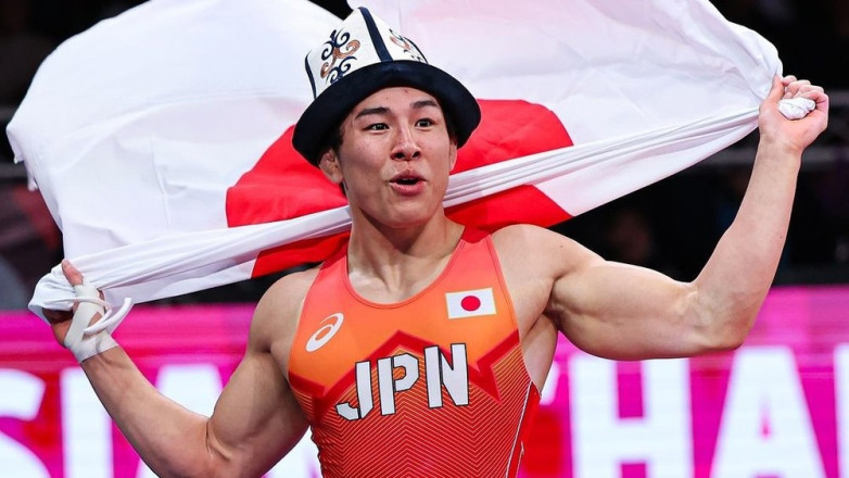 Японец отпраздновал победу на чемпионате Азии в Бишкеке, надев ак калпак