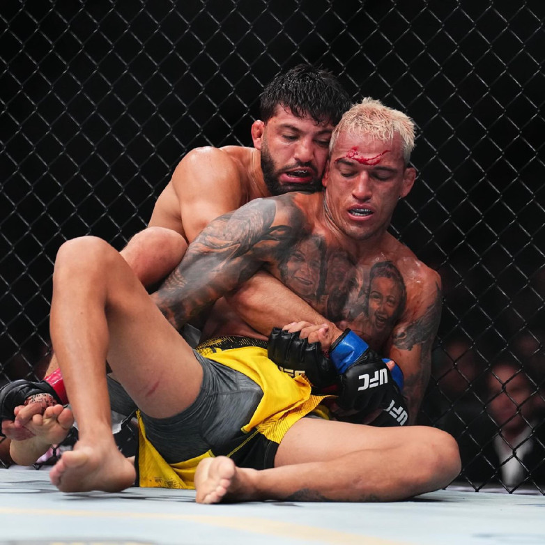 ВИДЕО. Арман Царукян ударил зрителя перед боем на UFC 300