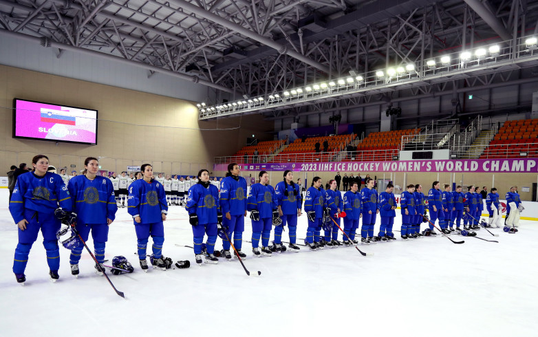 Стал известен состав женской сборной Казахстана на стартовый матч ЧМ по хоккею