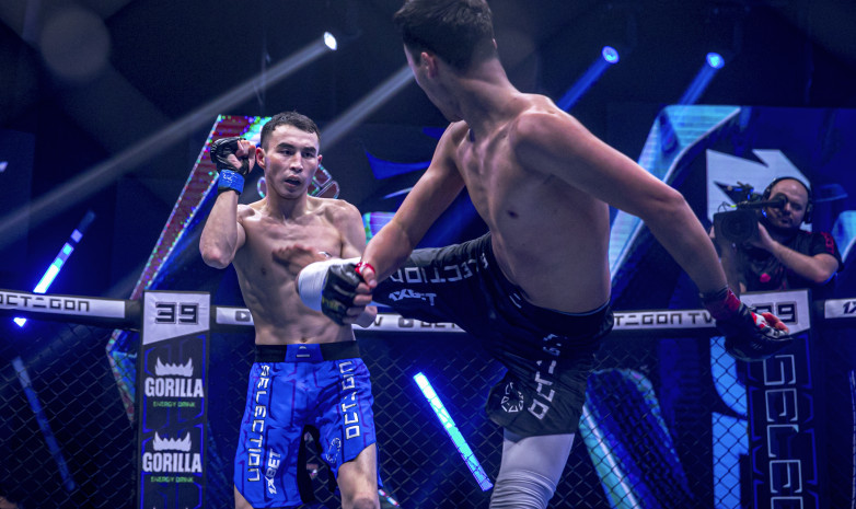 Боец из Казахстана досрочной победой дебютировал в ММА