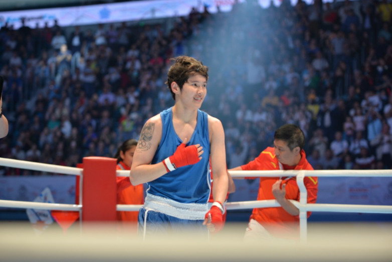 Известная казахстанская боксерша «удосрочила» соперницу на олимпийском отборе в Бангкоке