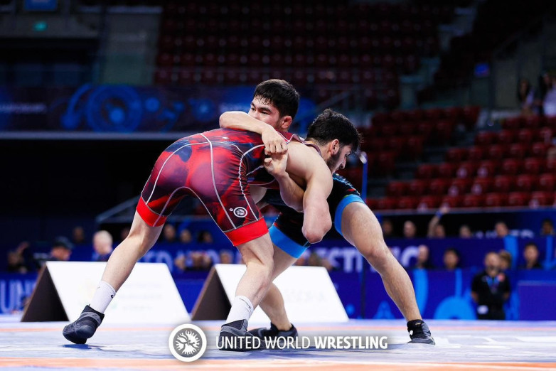 Казахстанский борец приблизился к олимпийской квоте