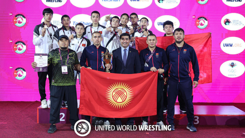 Сборная Кыргызстана по вольной борьбе заняла 2 место на чемпионате Азии U-17