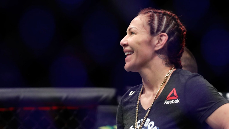 Экс-чемпионка UFC нокаутировала соперницу в боксерском поединке