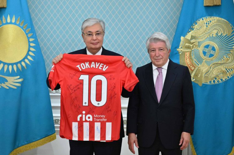Токаев принял президента футбольного клуба «Атлетико Мадрид»