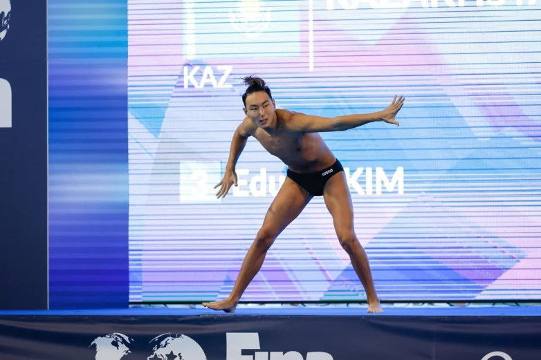 Казахстанец выиграл «золото» этапа Кубка мира по артистическому плаванию
