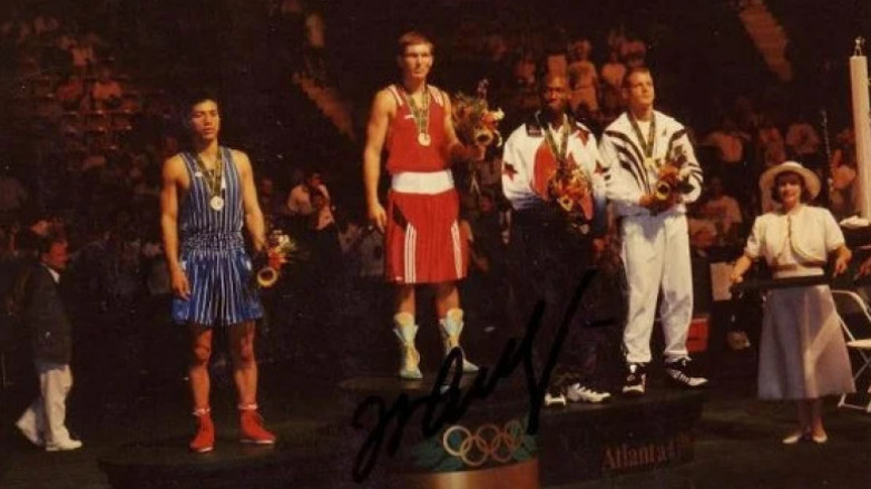 «Большая возможность для «золота»». Первый в истории Казахстана чемпион Олимпиады по боксу о шансах в Париже и лидерстве узбеков