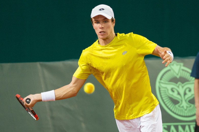 Казахстанский теннисист вышел во второй круг турнира в Загребе