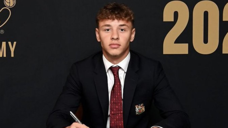 16-летний дагестанец заключил профессиональный контракт с «Манчестер Юнайтед»