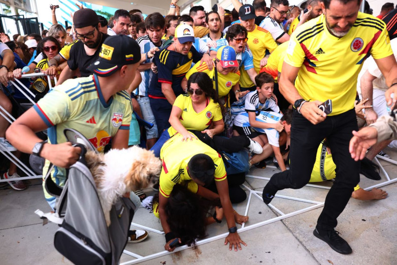 Колумбийские фанаты пытались проникнуть на финал Кубка Америки через вентиляцию стадиона