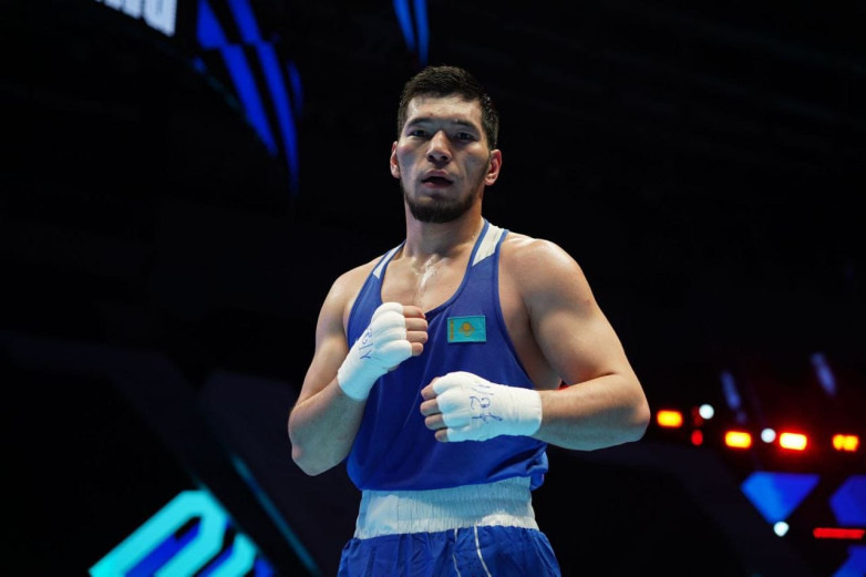 Чемпион мира из Казахстана устроил драму с нокдауном на Олимпиаде-2024