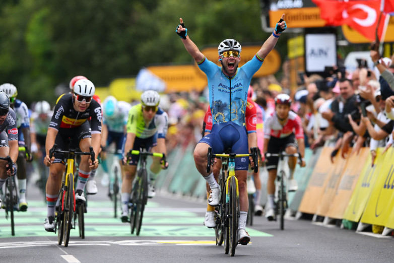 Видеообзор победы лидера «Астаны» на пятом этапе «Тур де Франс»