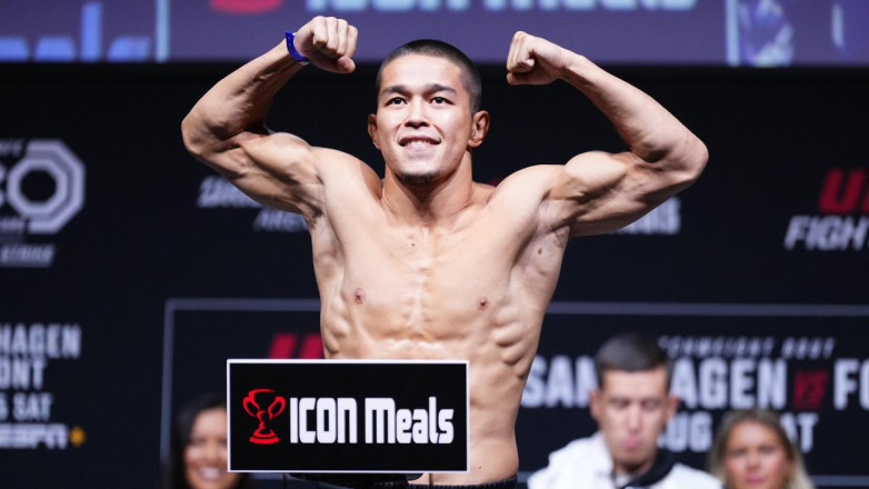 Топовый казахстанский боец поднялся в рейтинге UFC