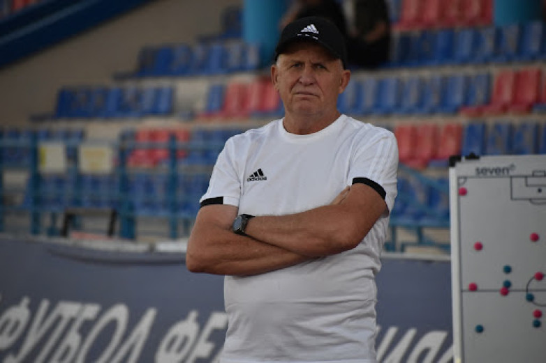 «Каспий» остался без главного тренера