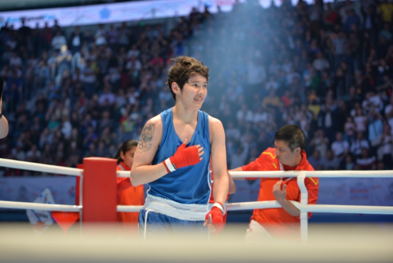 Двукратная чемпионка мира по боксу из Казахстана победила в первом бою на Олимпиаде-2024