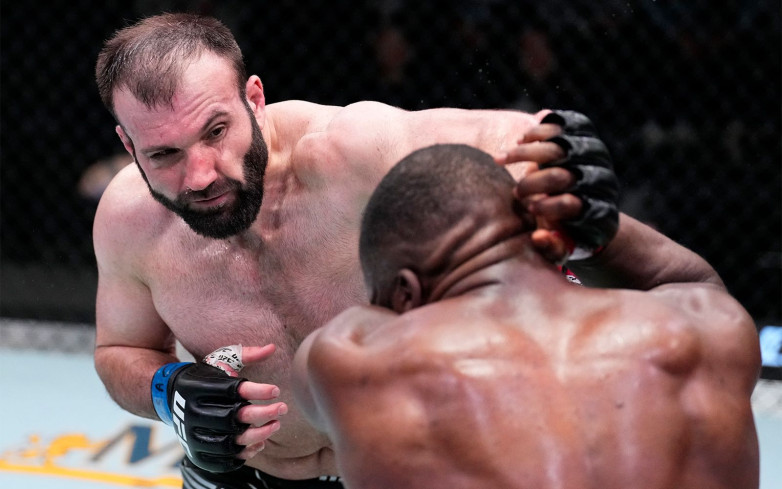 ВИДЕО. Российский боец брутально нокаутировал соперника на турнире UFC в Абу-Даби
