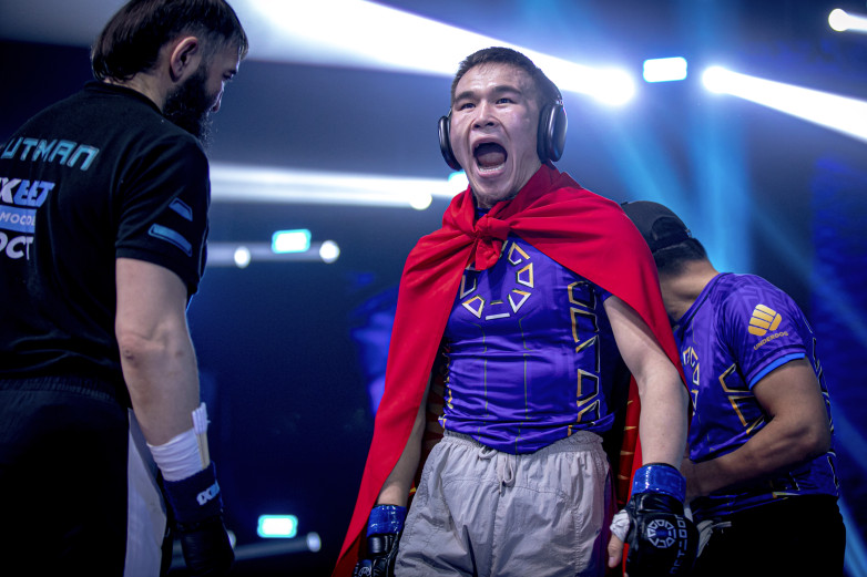 Претендент на UFC от Кыргызстана умопомрачительным приемом финишировал соперника на OCTAGON 61