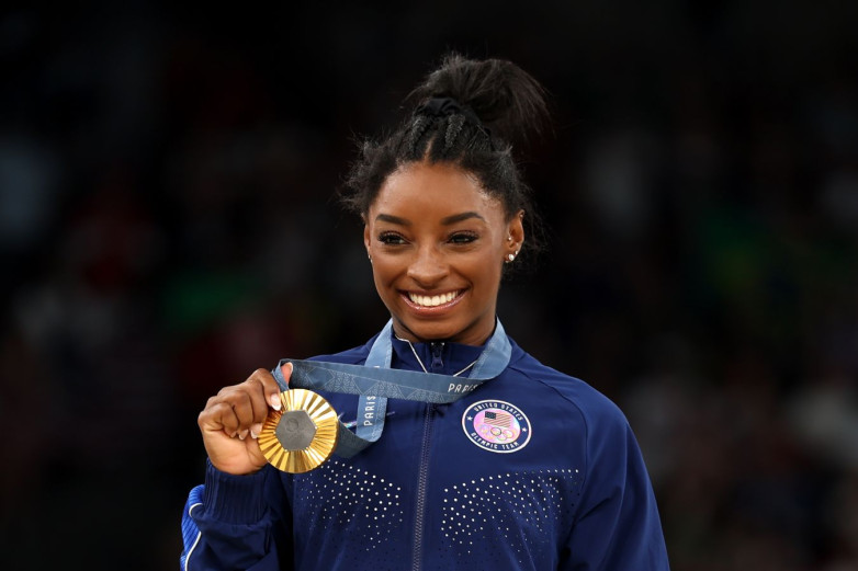 Топовая американская гимнастка стала шестикратной олимпийской чемпионкой