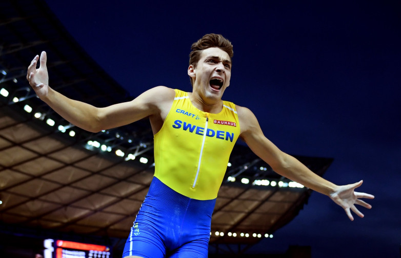 Шведский прыгун побил мировой рекорд и стал двукратным олимпийским чемпионом