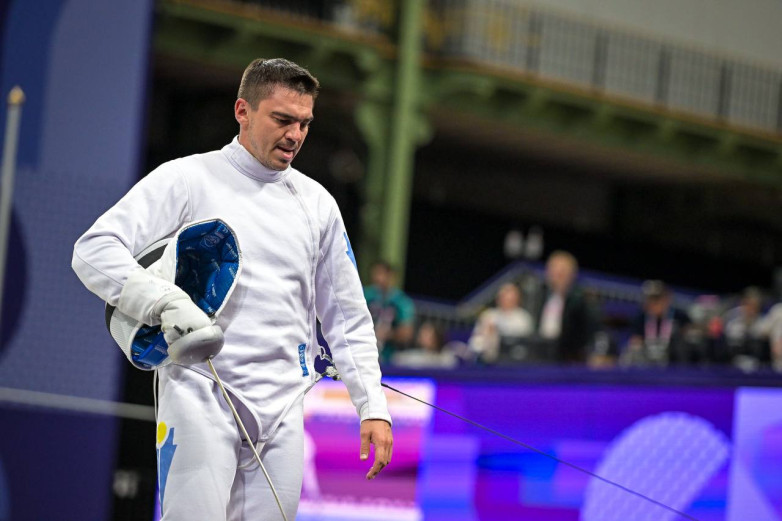 Лидер сборной Казахстана пожаловался на здоровье после завершения выступления на Олимпиаде-2024