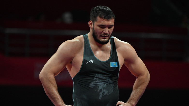 Казахстанский борец вышел в четвертьфинал Олимпиады-2024