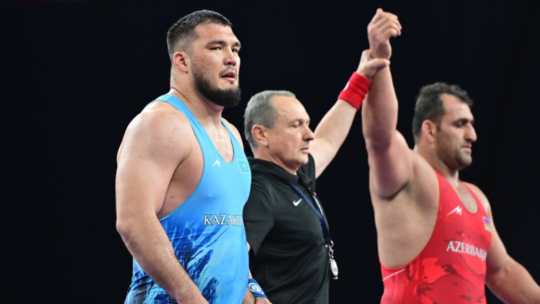 Казахстанского борца не пустили в полуфинал Олимпиады-2024