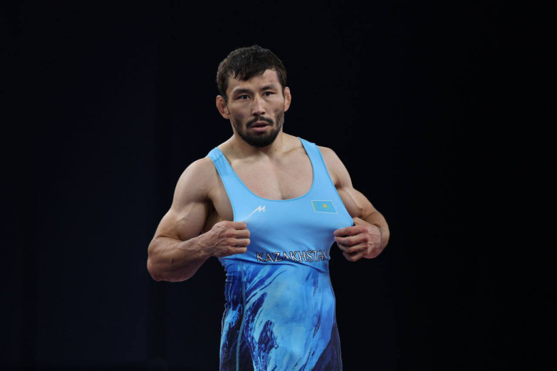 Видео сенсационной схватки казахстанского борца за выход в финал Олимпиады-2024