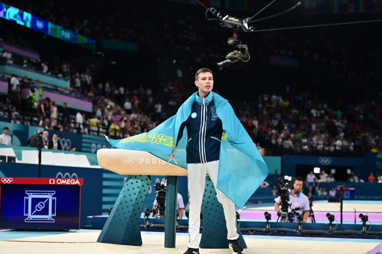 ВИДЕО. Отец и тренер Наримана Курбанова поделился эмоциями после серебра Олимпиады-2024