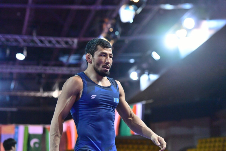 Казахстанский борец пробился в четвертьфинал Олимпиады-2024