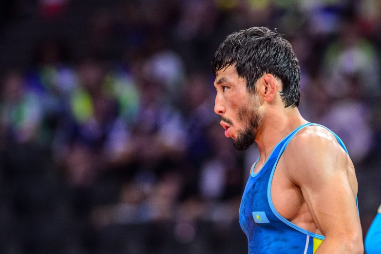 Казахстанский борец сотворил громкую сенсацию и вышел в полуфинал Олимпиады-2024