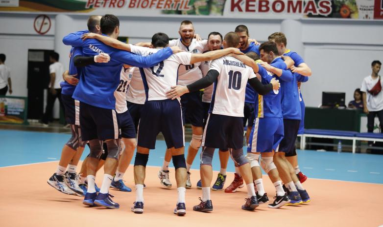Мужская сборная Казахстана – серебряный призер ЧА по волейболу