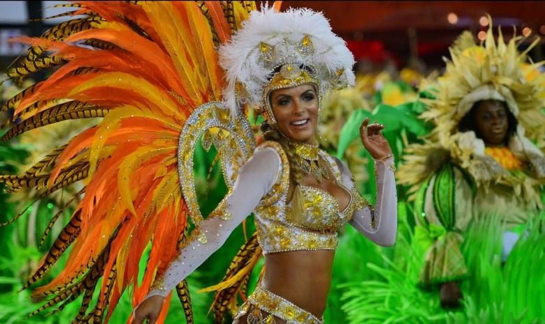 Бразильский карнавал голов