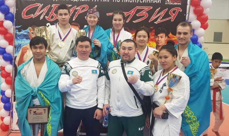 Казахстанские каратисты завоевали три «золота» на турнире в России