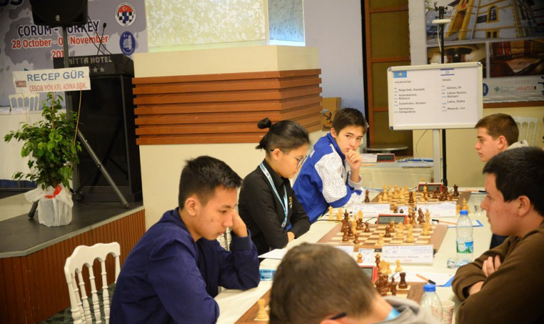 Сборная Казахстана лидирует на юношеской шахматной Олимпиаде U-16 